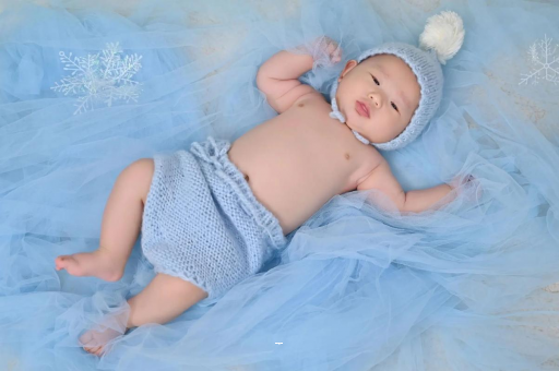 毕节宝宝吐奶黄色